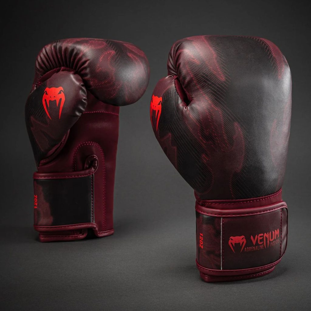 Боксови ръкавици Venum Spectre Black/Red — преден изглед, VENUM-06315-100