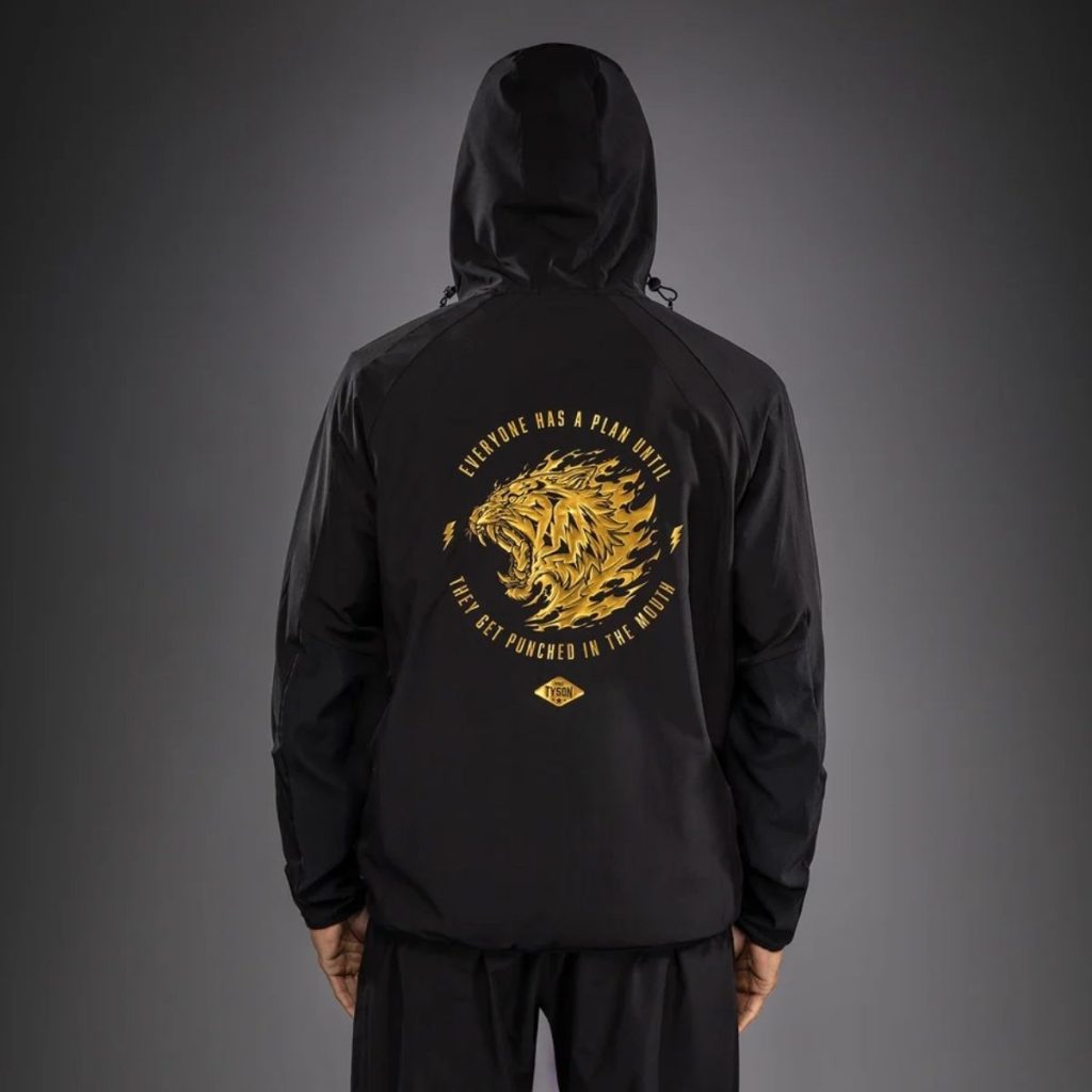 Спортно Яке Venum x Mike Tyson Tiger Track Jacket – Black/Gold – заден изглед със златистата тигрова графика