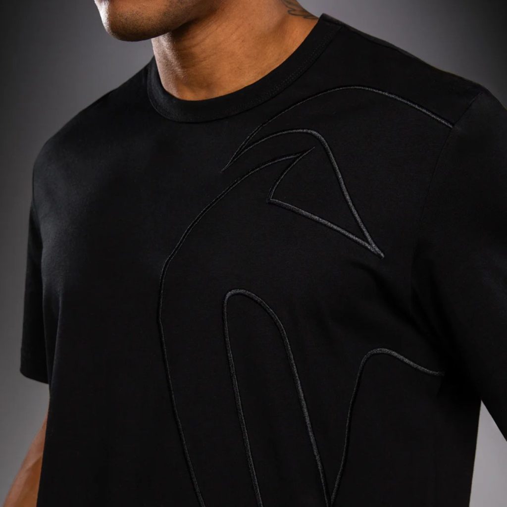 Тениска Venum Giant 3D T-Shirt Black – детайл на бродерията