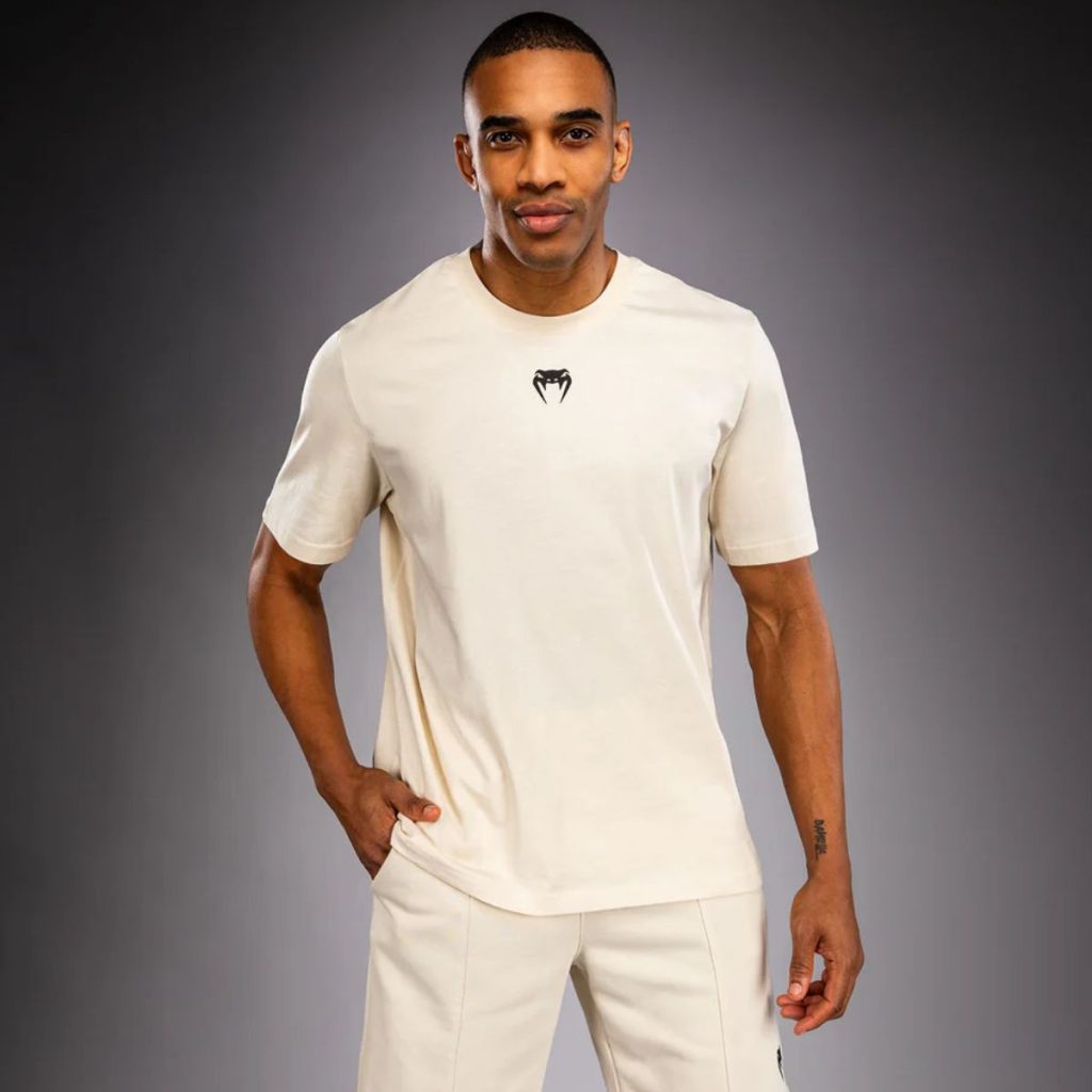 Тениска Venum Naga T-Shirt Off-White - гръб с лого на Venum