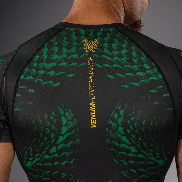 рашгард venum matupa short sleeve rashguard - black/green/gold 2