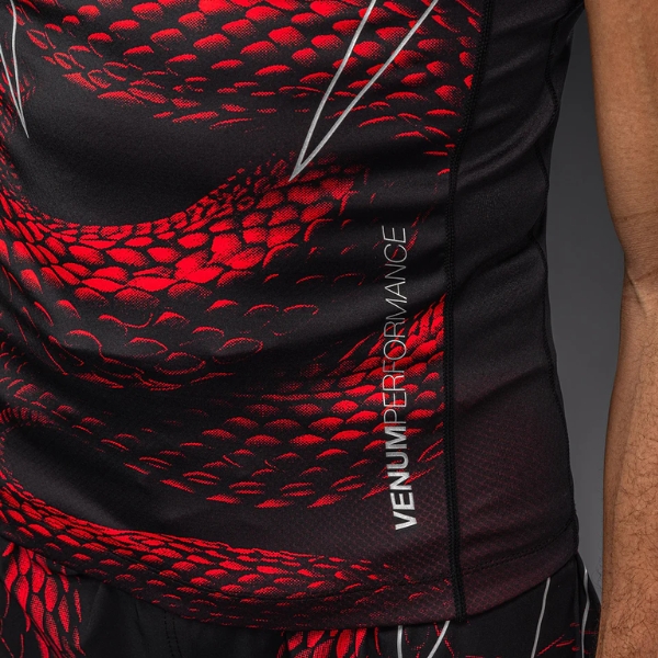 рашгард venum matupa short sleeve rashguard - black/red/silver 3