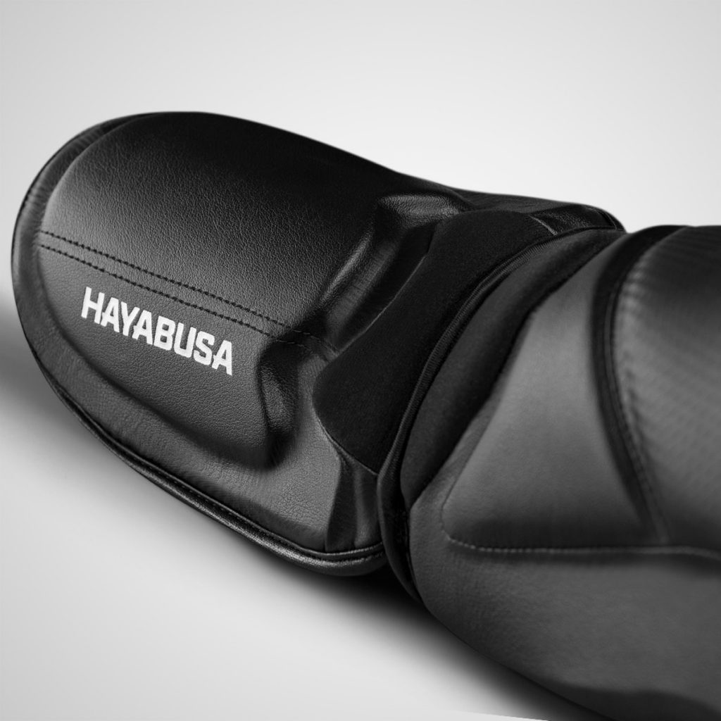 Протектори за крака Hayabusa T3 Black – заден изглед