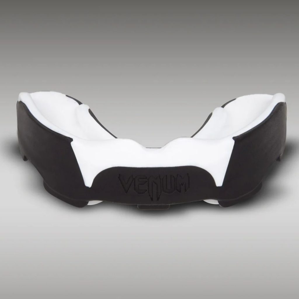 гума за зъби Venum Predator White-Black