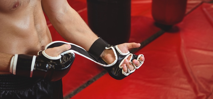 Разликите между ръкавици за тренировки и състезания в MMA