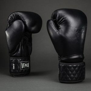 Боксови ръкавици Venum Impact Classic черно – изглед 2