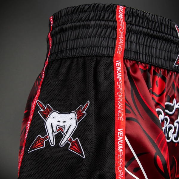 Муай Тай Шорти Venum Wolf Atak Muay Thai Shorts - Black Red 3