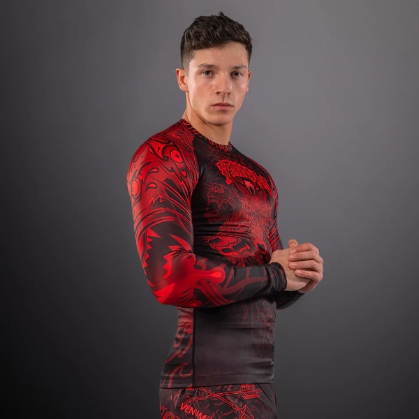 Рашгард Venum Wolf Atak Long Sleeve Rashguard - Black/Red