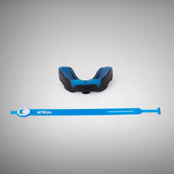 протектор за зъби venum predator mouthguard - strap/straples - black/blue 1