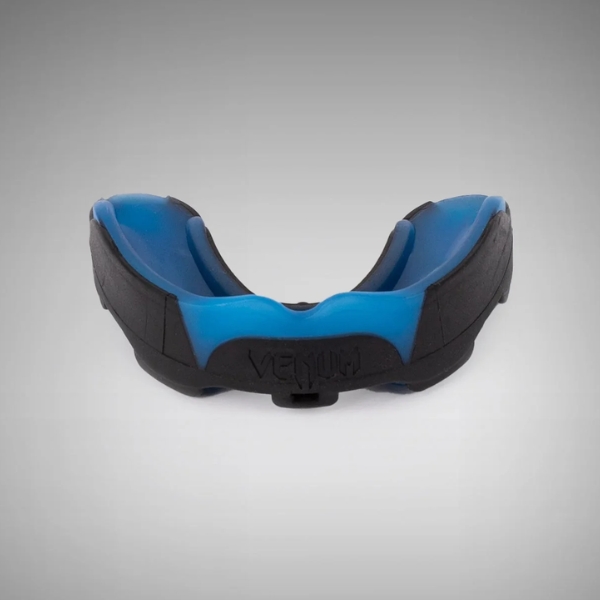 протектор за зъби venum predator mouthguard - strap/straples - black/blue