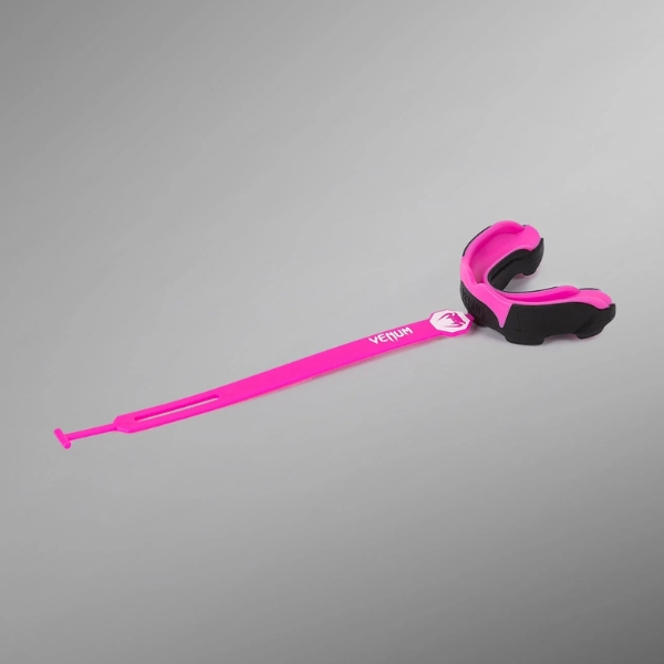 протектор за зъби venum predator mouthguard - strap/straples - black/pink 2