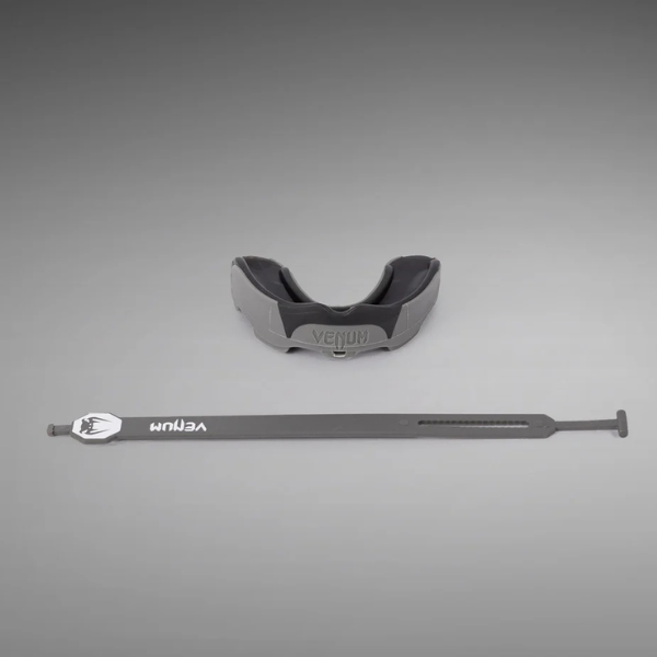 протектор за зъби venum predator mouthguard - strap/straples - grey/black 1