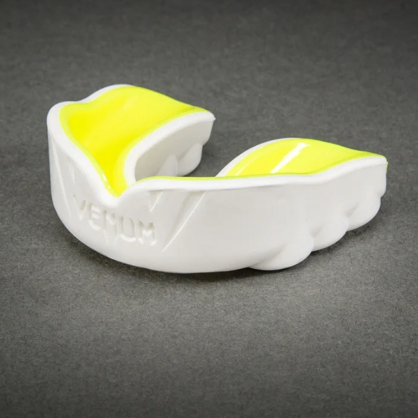 протектор за зъби venum challenger mouthguard - white/yellow