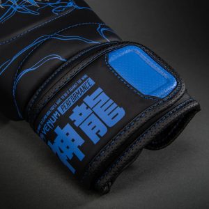 Боксови Ръкавици Venum Thunder Dragon Black/Royal Blue – детайл на велкрото