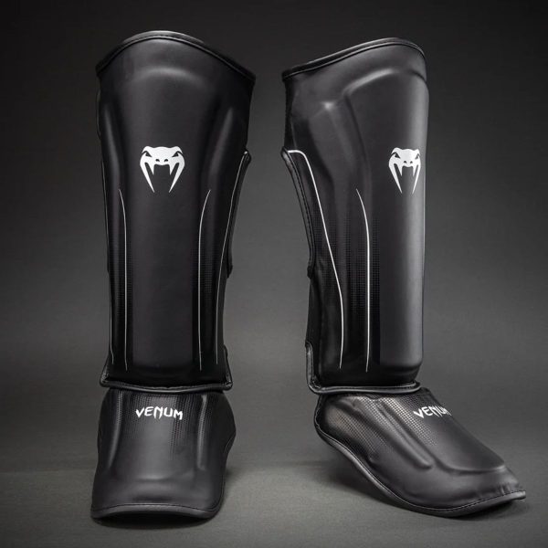 Протектори за крака Venum Stealth Shin Guards Black/White - изглед отпред