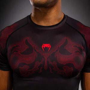 Рашгард Venum Spectre Short Sleeve Rashguard Black/Red — изглед отзад, ситопечатни лога Venum
