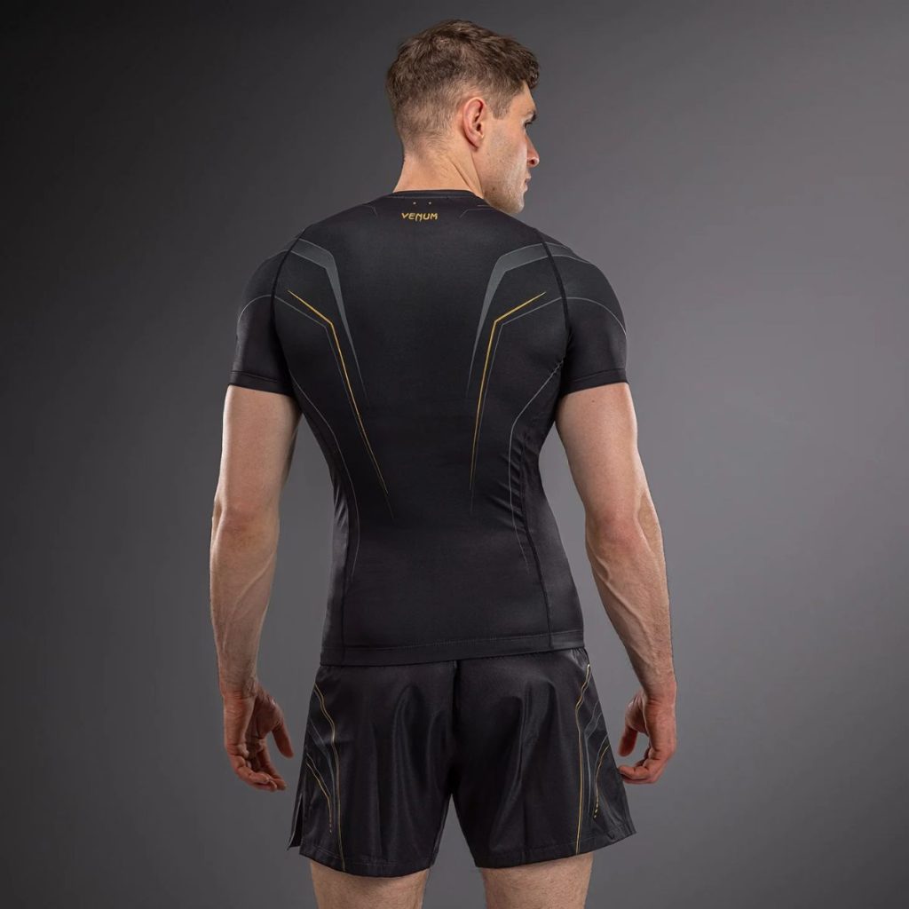 Рашгард Venum Streamline Short Sleeve Rashguard Black/Gold – изглед отзад
