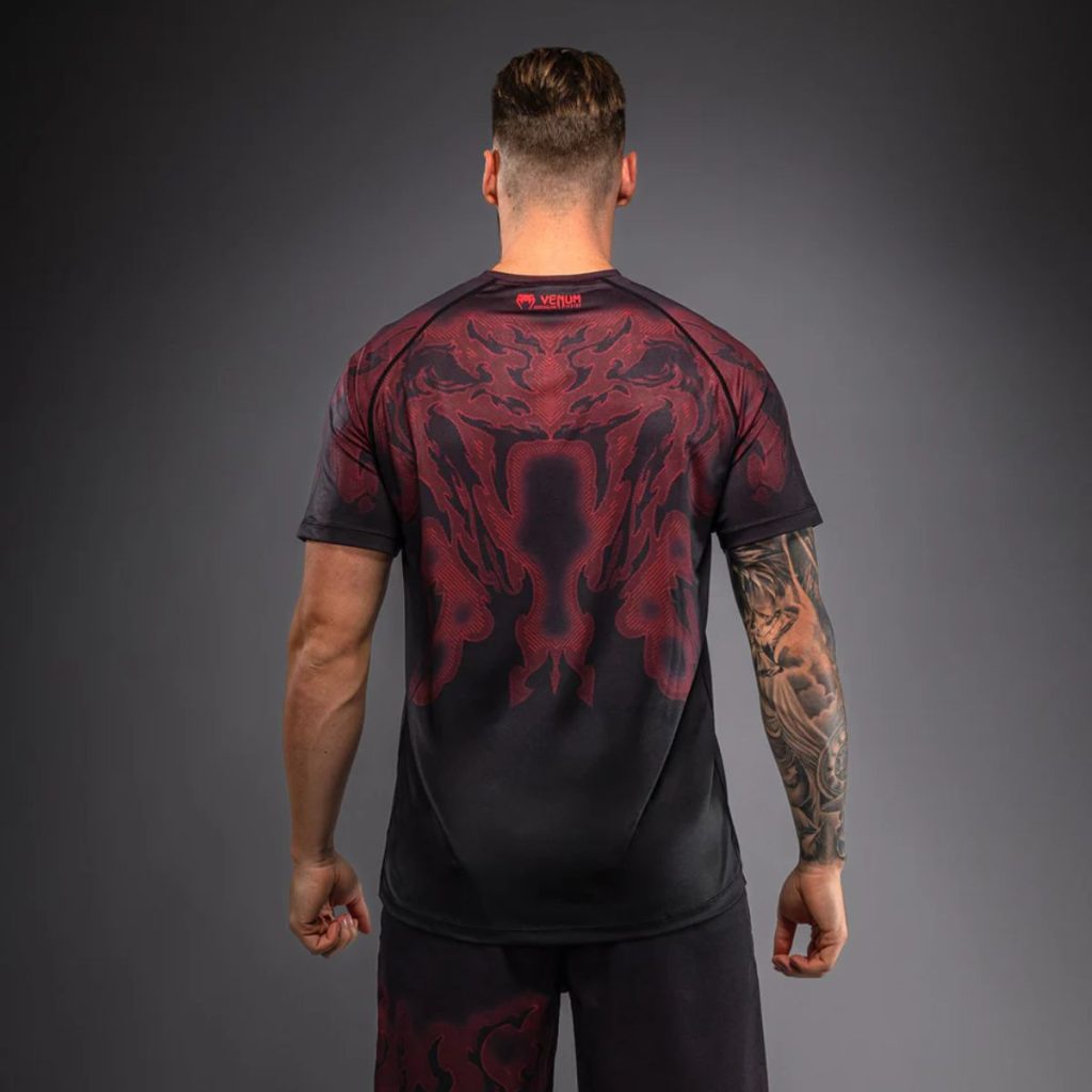 Тениска Venum Spectre Dry-Tech T-Shirt Black/Red — изглед отзад, сублимационни графики