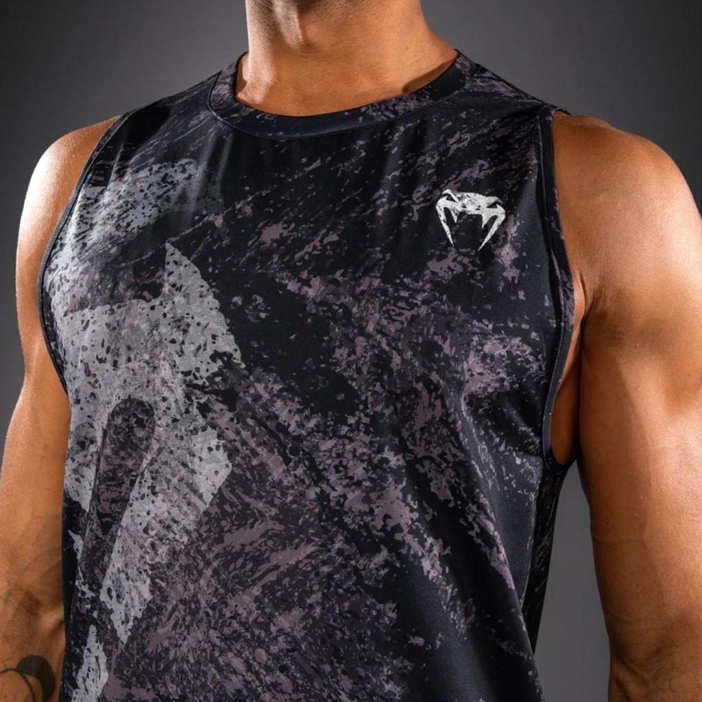 Потник Venum Rage & Workout Dry Tech Tank Top – Black/Grey – детайл на сублимационната графика