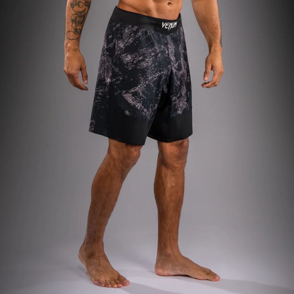 Шорти Venum Rage & Workout Fight Shorts – Black/Grey – детайл на мулти-панелната конструкция