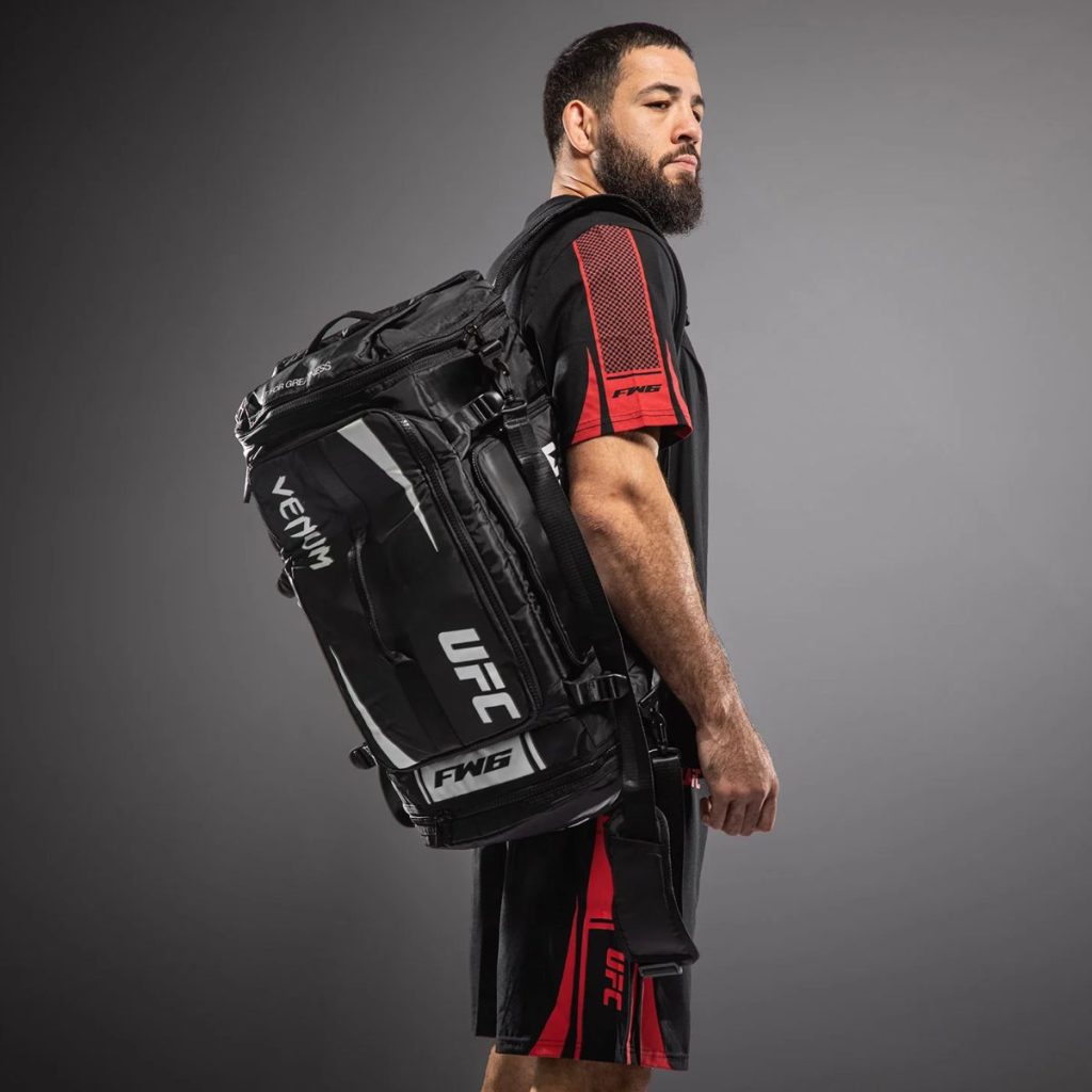 UFC Unity by Venum Authentic Fight Week Gear Bag – Black/White – презрамки и ергономичен гръбен панел
