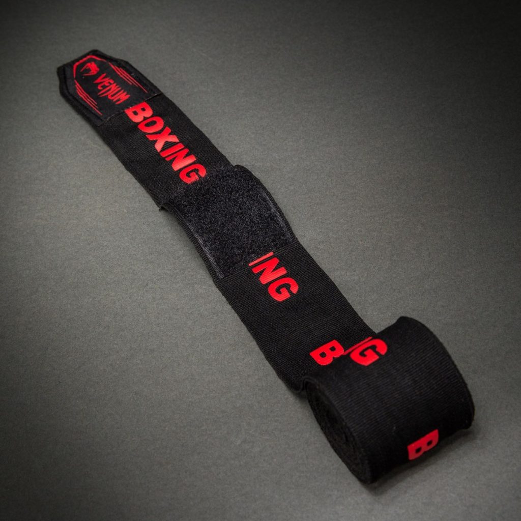 Бинтове за Бокс Venum Kontact Evo Black/Red – разгънат
