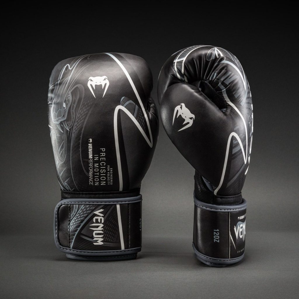 Боксови Ръкавици Venum Crimson Viper 2.0 Impact Black/Grey – чифт в перспектива