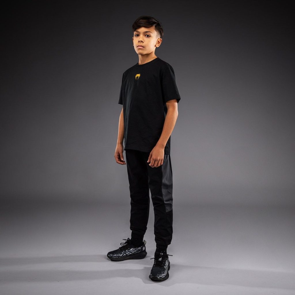 Детска Тениска Venum Essential Black/Gold – отстрани