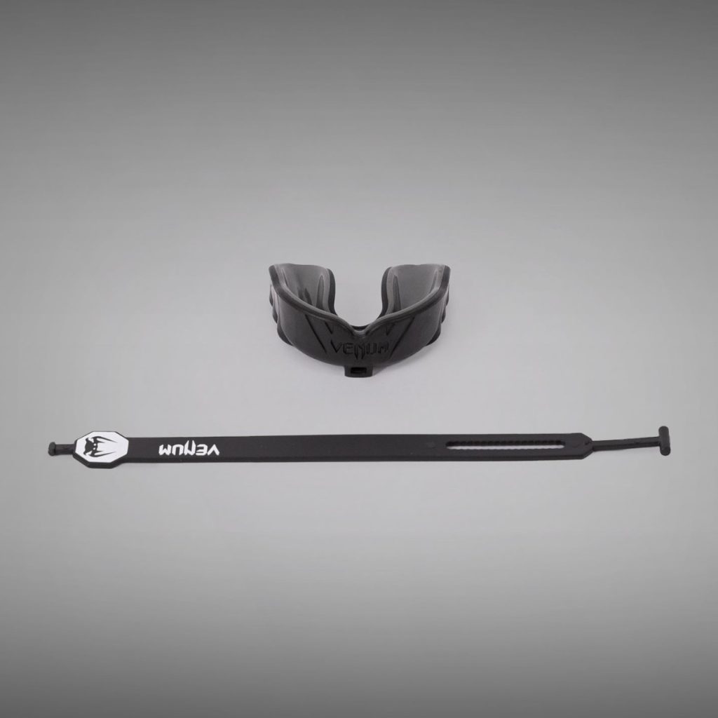 Протектор за зъби Venum Challenger Mouthguard Strap/Strapless Black/Grey – с каишката