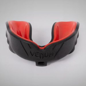 Протектор за зъби Venum Challenger Mouthguard Strap/Strapless Black/Red – отпред