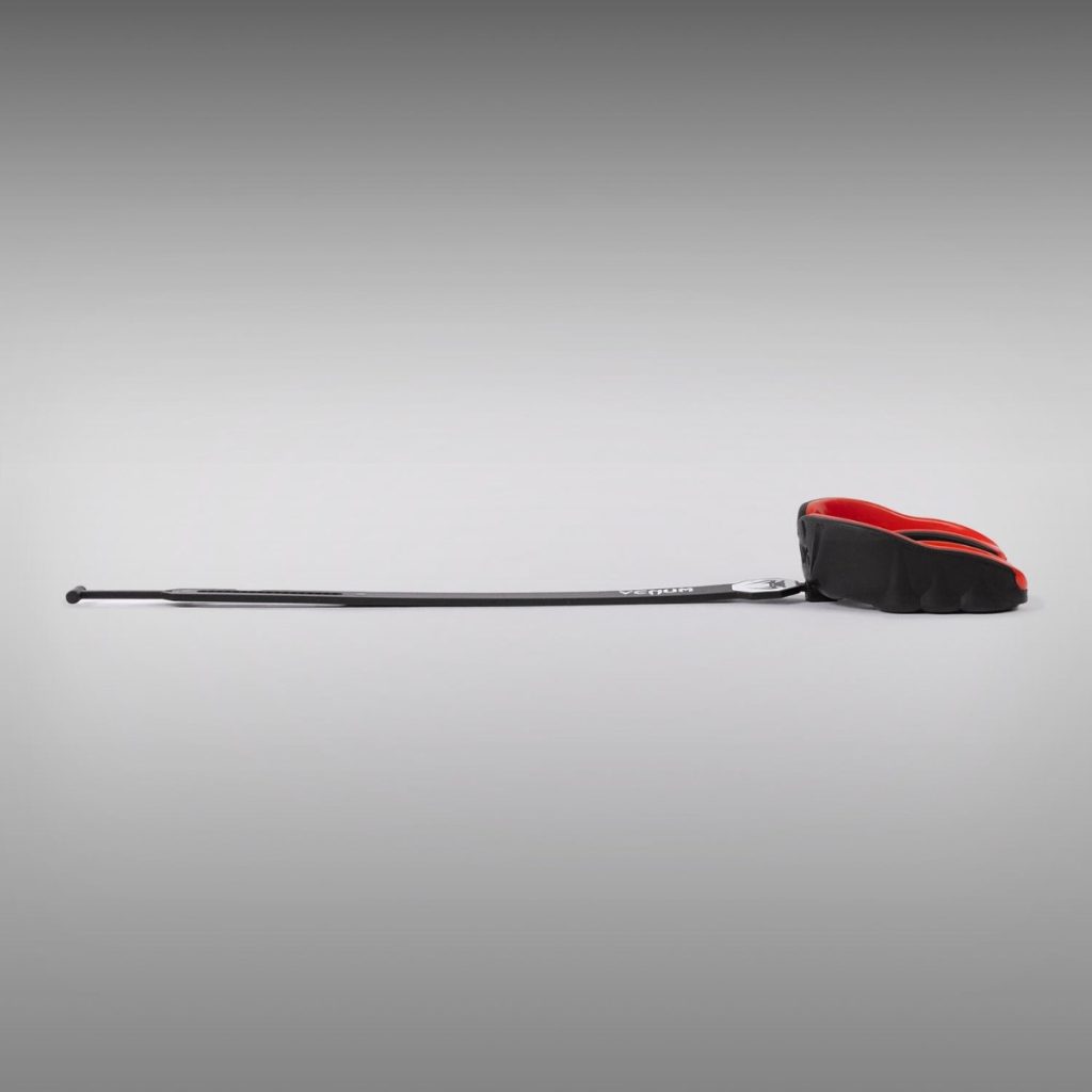 Протектор за зъби Venum Challenger Mouthguard Strap/Strapless Black/Red – отстрани с каишката