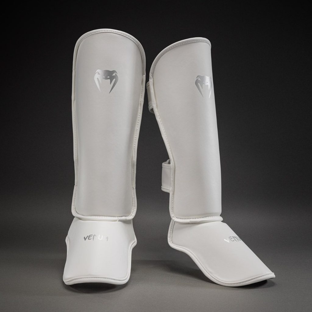 Протектори за Крака Venum Contender 1.5 White/Silver – чифт отпред