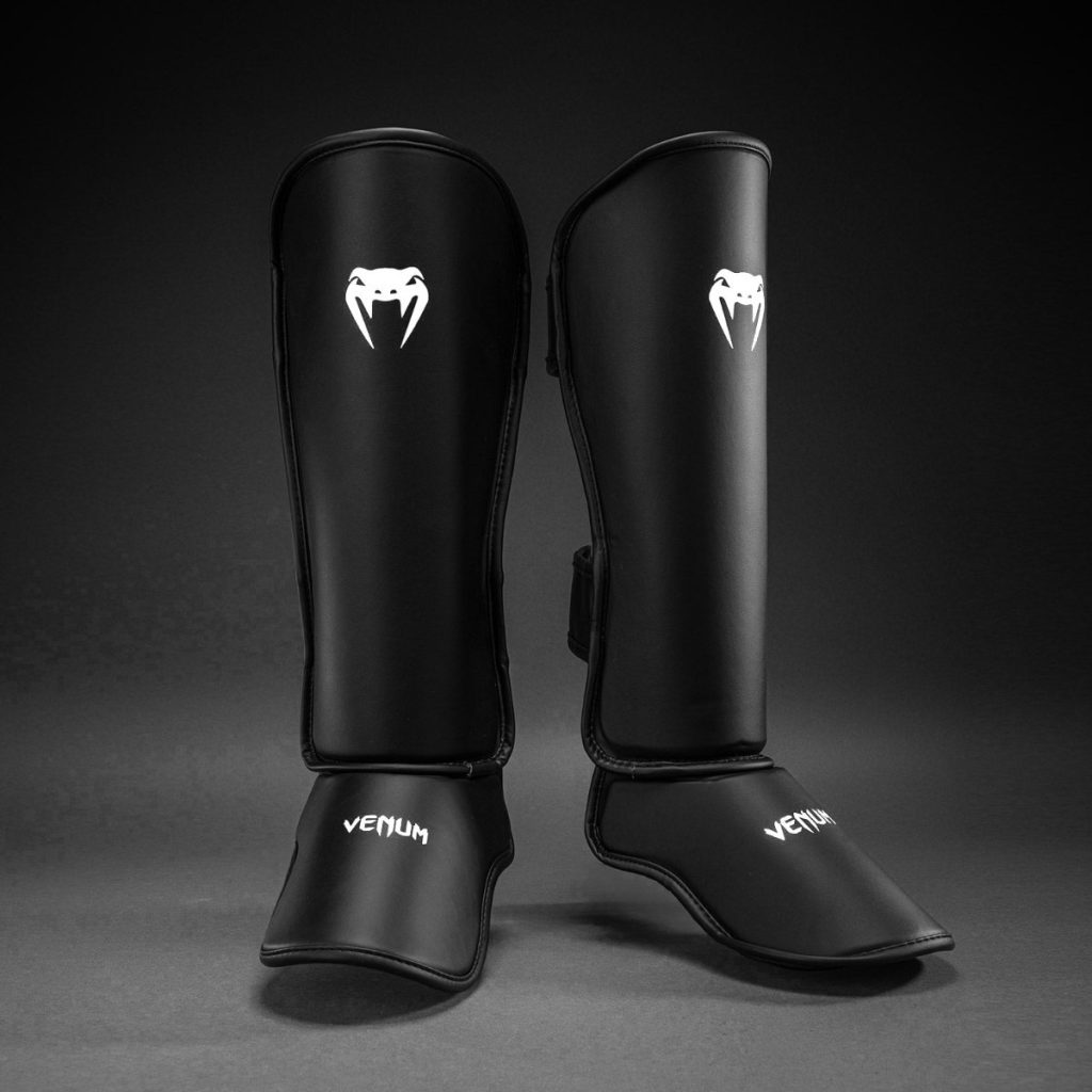 Протектори за Крака Venum Contender 1.5 Black/White – чифт отпред