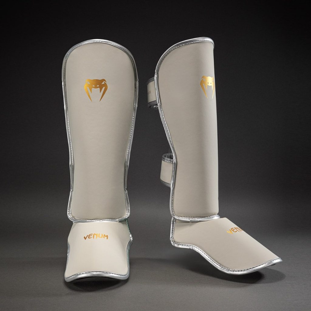 Протектори за Крака Venum Contender 1.5 Ivory/Gold – чифт отпред