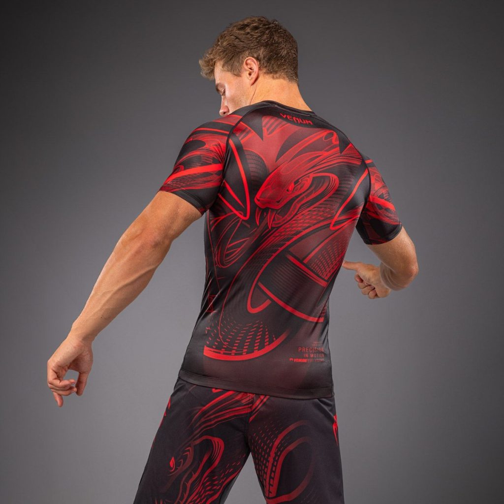 Рашгард Venum Crimson Viper 2.0 Short Sleeve Black/Red – под ъгъл