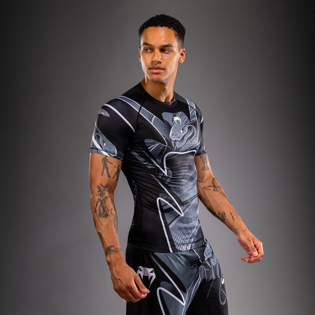 Рашгард Venum Crimson Viper 2.0 Short Sleeve Black/Grey – под ъгъл