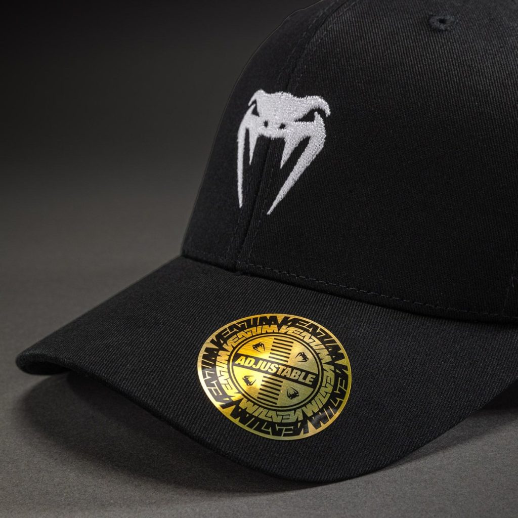 Шапка Venum MX Hat черна – детайл на козирката
