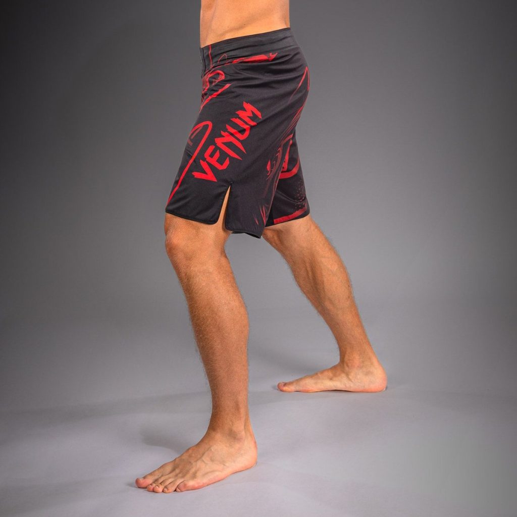 Шорти Venum Crimson Viper 2.0 Fightshorts Black/Red – в движение