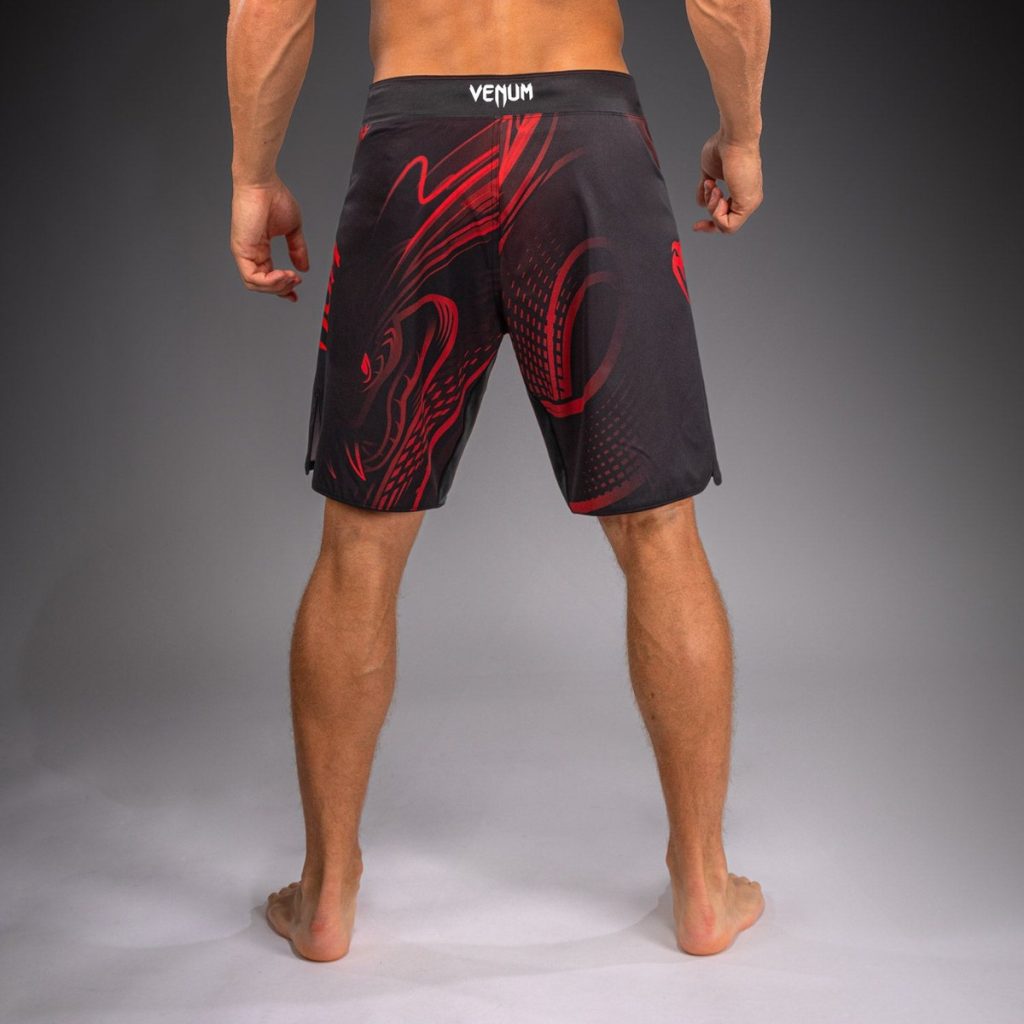 Шорти Venum Crimson Viper 2.0 Fightshorts Black/Red – отстрани