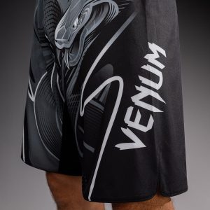 Шорти Venum Crimson Viper 2.0 Fightshorts Black/Grey – детайл лого