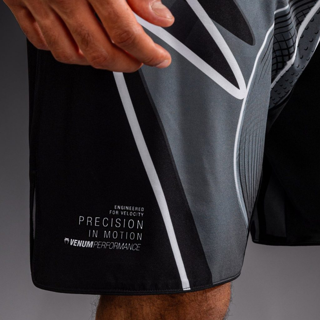Шорти Venum Crimson Viper 2.0 Fightshorts Black/Grey – детайл странична цепка