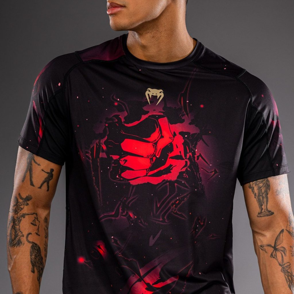 Тениска Jujutsu Kaisen x Venum Itadori Dry-Tech Black/Red – детайл отпред