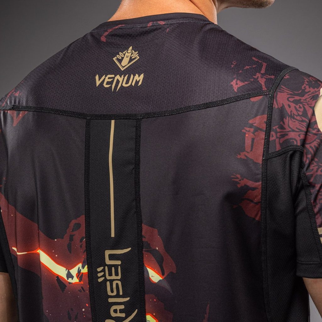 Тениска Jujutsu Kaisen x Venum Sukuna Dry-Tech Black/Beige – детайл на гърба