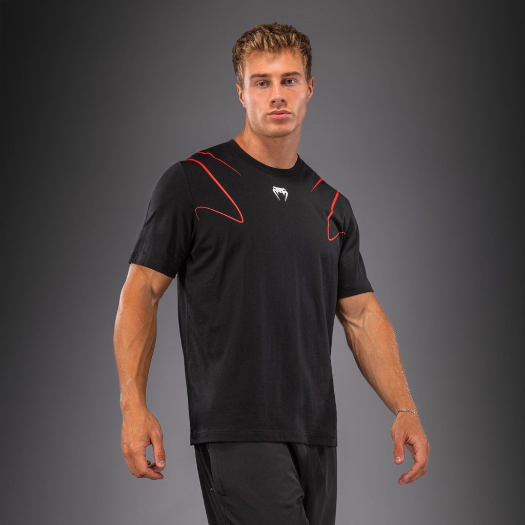 Тениска Venum Crimson Viper 2.0 Black/Red – под ъгъл