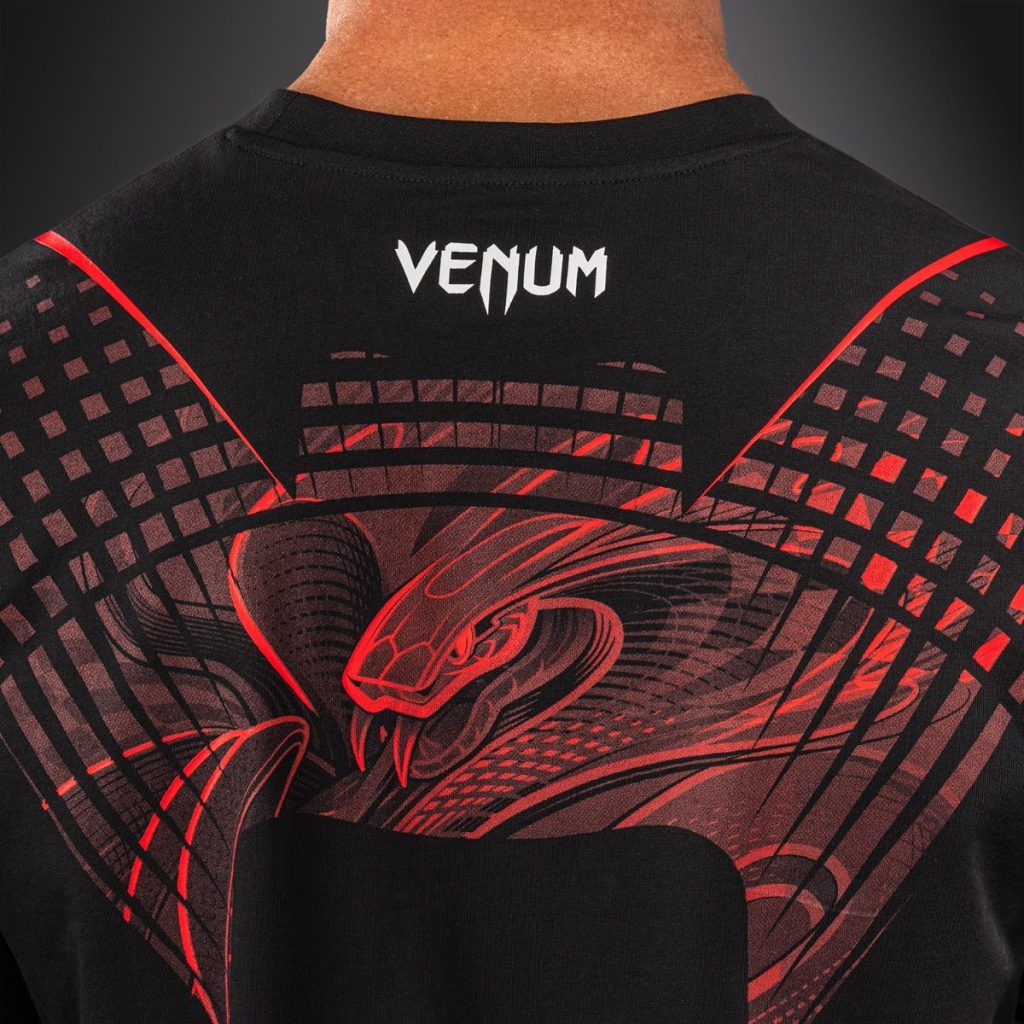 Тениска Venum Crimson Viper 2.0 Black/Red – детайл на гърба